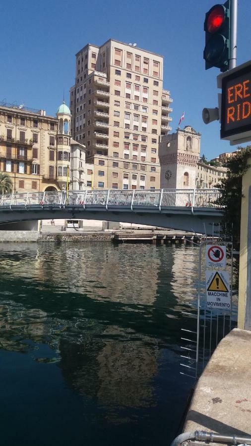 Bilocale Nell'Antica Darsena Apartamento Savona Exterior foto
